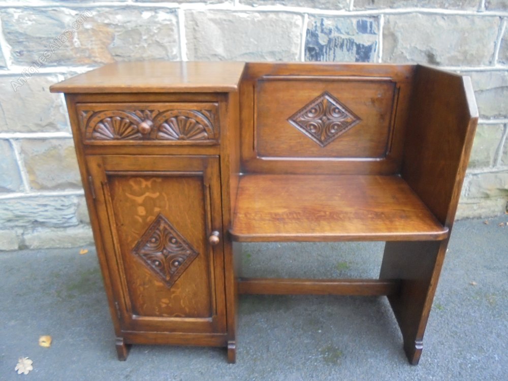 Single hall seat