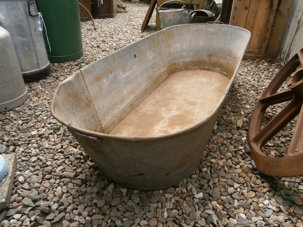 Antiques Atlas Vintage Galvanised Plasteres Tin Bath.