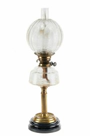 Fine Quality Antique Victorian Brass Oil Lamp