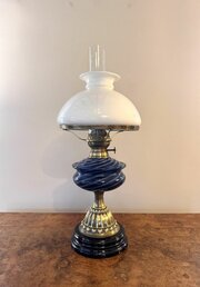 Lovely Quality Antique Edwardian Oil Lamp 