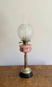 Pretty Antique Victorian Quality Brass Oil Lamp 