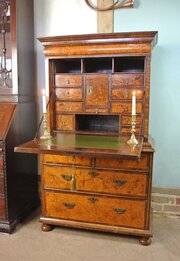 Exquisite Queen Anne Mulberry And Walnut Scriptor 