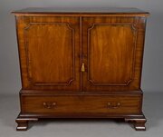 Geo III Mahogany ‘Chippendale’ Dwarf Linen Press