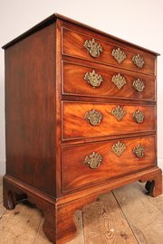 Superb Small 18th C. Mahogany Chest Of Drawers