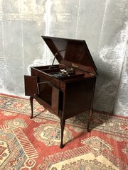 Antique Gramophone 