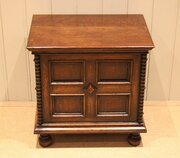 Small Solid Oak StorageTrunk