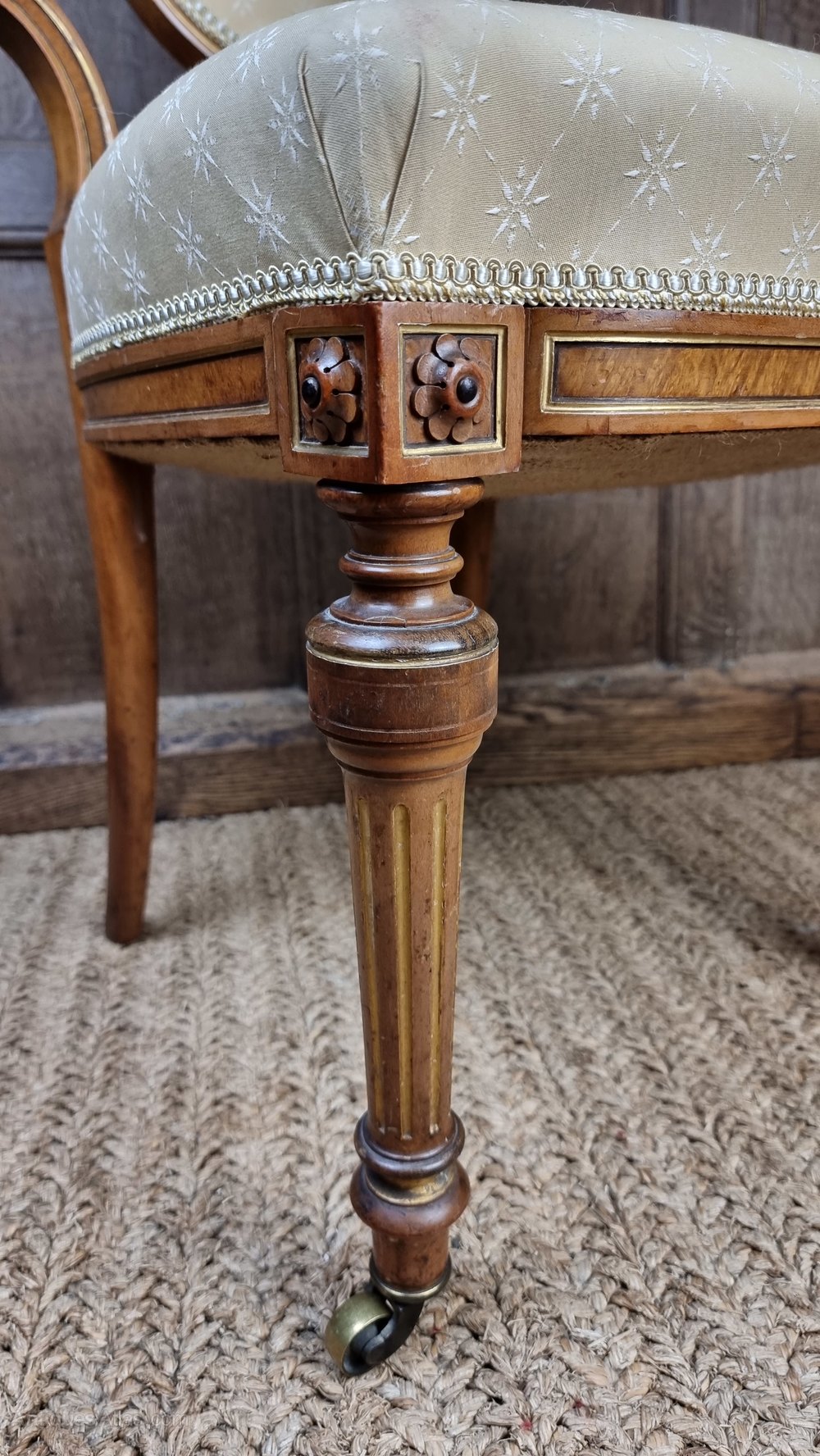 A High Quality Set Of Four Walnut Salon Chairs. as964a380 Antiques Atlas