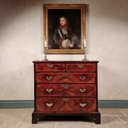 An Early 18th Century Walnut Chest Of Drawers. 